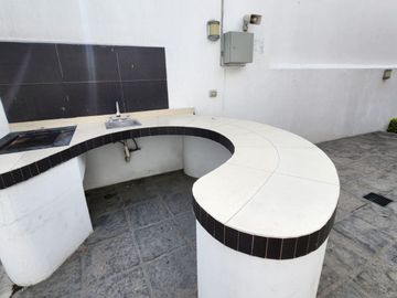 Excelente casa de 1 planta (con opción a 2do.piso) en Bugambilias Country