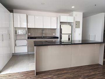 HERMOSO DEPARTAMENTO SECTOR RECIDENCIAL BELLAVISTA BAJA