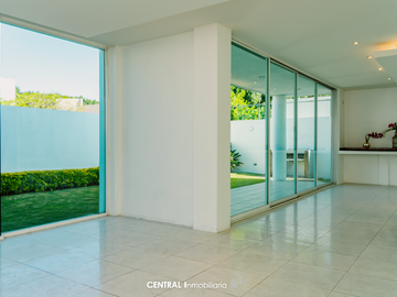 Casa de Lujo en Venta |Puerta de Hierro, Puebla |4 Recámaras |Jardín |Salón de Juegos