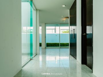 Casa de Lujo en Venta |Puerta de Hierro, Puebla |4 Recámaras |Jardín |Salón de Juegos