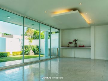 Casa de Lujo en Venta |Puerta de Hierro, Puebla |4 Recámaras |Jardín |Salón de Juegos