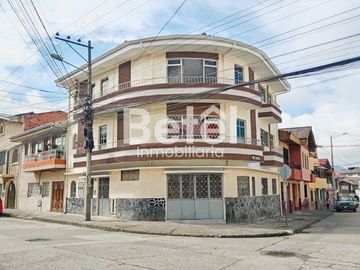 Casa Comercial Remodelada Calle Sangurima