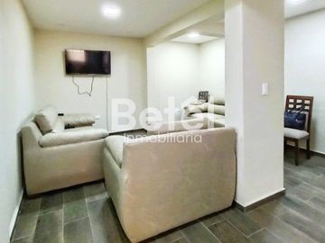 Casa Comercial Remodelada Calle Sangurima