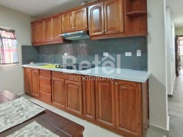 Casa Comercial Remodelada Calle Sangurima