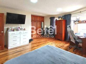 Casa Comercial Remodelada Calle Sangurima