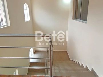 Casa Comercial Remodelada Calle Sangurima