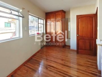 Casa Comercial Remodelada Calle Sangurima
