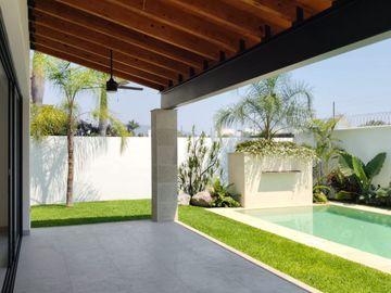 CASA NUEVA EN PARAISO COUNTRY CLUB, MORELOS