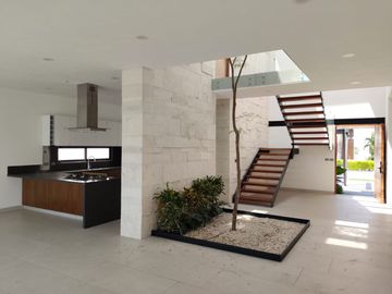 CASA NUEVA EN PARAISO COUNTRY CLUB, MORELOS