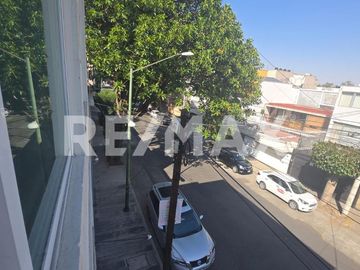 Casa en venta en colonia Narvarte poniente, cerca de Matías Romero. Aceptamos créditos.