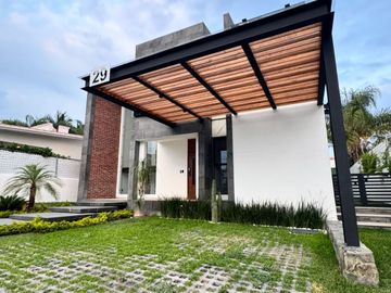CASA NUEVA EN FRACCIONAMIENTO COCOYOC, MORELOS
