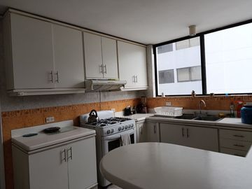 DEPARTAMENTO DE VENTA EN AVENIDA GONZALEZ SUAREZ