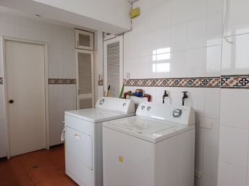 DEPARTAMENTO DE VENTA EN AVENIDA GONZALEZ SUAREZ