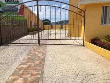 EN RENTA VIVIENDA CON SERVICIOS, SIN CAMAS O CON CAMAS.  “ ESTANCIA JILO ”. A 4 MINUTOS DE LA ZONA INDUSTRIAL.