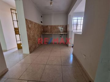 Venta De Casa En Sta Anita!!....Frente Al Condominio Recrea Los Nogales!!..Excelente Oportunidad!!