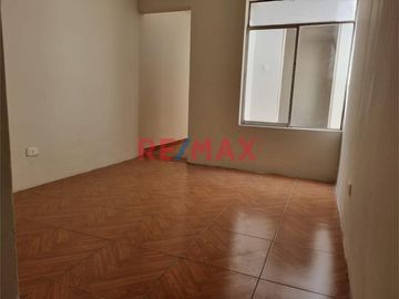 Venta De Casa En Sta Anita!!....Frente Al Condominio Recrea Los Nogales!!..Excelente Oportunidad!!