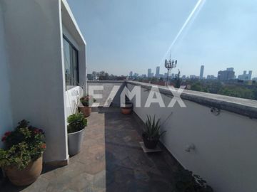 Moderno departamento de dos niveles con terraza privada a minutos de Polanco