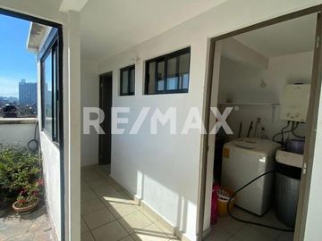 Moderno departamento de dos niveles con terraza privada a minutos de Polanco
