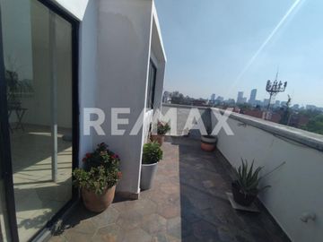 Moderno departamento de dos niveles con terraza privada a minutos de Polanco