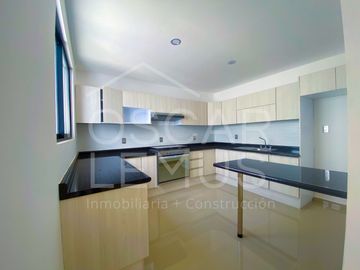 CASA NUEVA EN EXPLANADA SUR