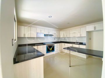 CASA NUEVA EN EXPLANADA SUR