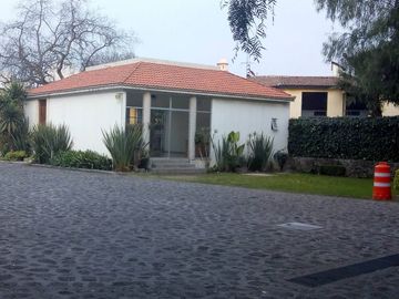 EXCELENTE DEPARTAMENTO EN PRIVADA ARBOLADA TEPEPAN, OPORTUNIDAD ÚNICA!!!