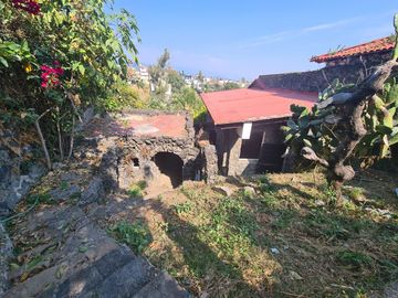 ATENCION!!! REMATO HERMOSA CASA CON 2,900M2 TERRENO, JARDÍN, ALBERCA MUY CERCA DEL CENTRO DE CUERNAVACA SOLO PAGO CON RECURSO PROPIO