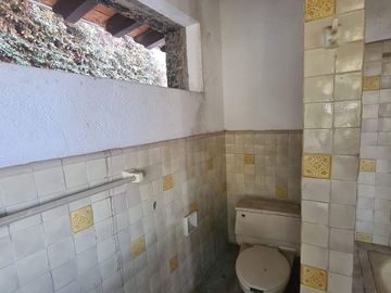 ATENCION!!! REMATO HERMOSA CASA CON 2,900M2 TERRENO, JARDÍN, ALBERCA MUY CERCA DEL CENTRO DE CUERNAVACA SOLO PAGO CON RECURSO PROPIO