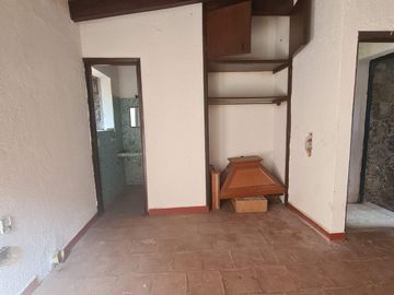 ATENCION!!! REMATO HERMOSA CASA CON 2,900M2 TERRENO, JARDÍN, ALBERCA MUY CERCA DEL CENTRO DE CUERNAVACA SOLO PAGO CON RECURSO PROPIO
