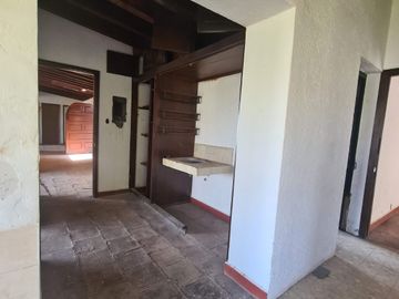 ATENCION!!! REMATO HERMOSA CASA CON 2,900M2 TERRENO, JARDÍN, ALBERCA MUY CERCA DEL CENTRO DE CUERNAVACA SOLO PAGO CON RECURSO PROPIO