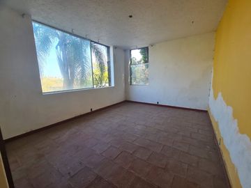 ATENCION!!! REMATO HERMOSA CASA CON 2,900M2 TERRENO, JARDÍN, ALBERCA MUY CERCA DEL CENTRO DE CUERNAVACA SOLO PAGO CON RECURSO PROPIO