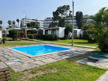 🤩 Linda casa en Condominio con chalet independiente extra, frente a la UPC Monterrico