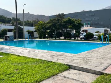 🤩 Linda casa en Condominio con chalet independiente extra, frente a la UPC Monterrico