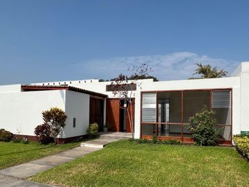 🤩 Linda casa en Condominio con chalet independiente extra, frente a la UPC Monterrico