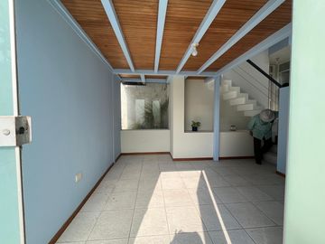 🤩 Linda casa en Condominio con chalet independiente extra, frente a la UPC Monterrico