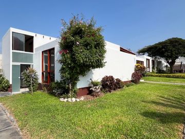 🤩 Linda casa en Condominio con chalet independiente extra, frente a la UPC Monterrico
