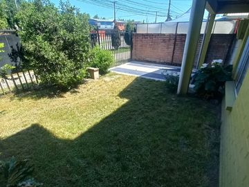 Vende casa 3D y 1B en Linares