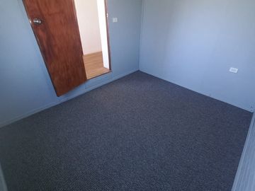 Vende casa 3D y 1B en Linares