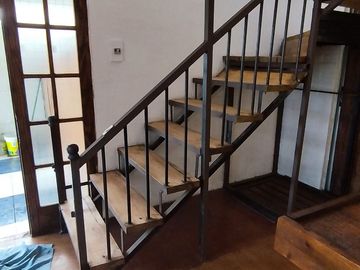 Vende casa 3D y 1B en Linares