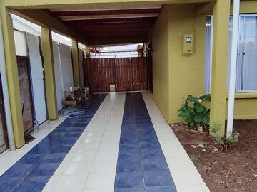 Vende casa 3D y 1B en Linares