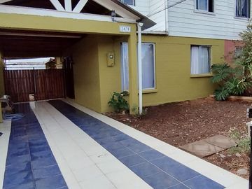Vende casa 3D y 1B en Linares