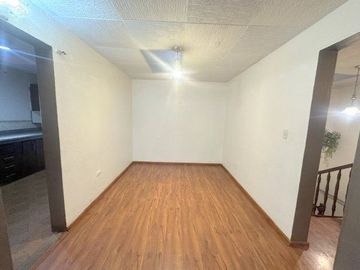 Casa en venta, rentera y residencial, de tres departamentos, sector Otorongo