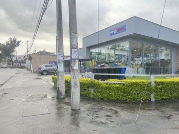 Casa en venta, rentera y residencial, de tres departamentos, sector Otorongo