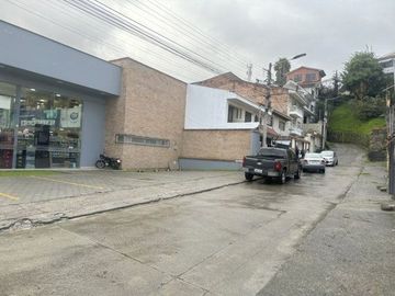 Casa en venta, rentera y residencial, de tres departamentos, sector Otorongo