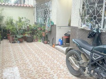 Casa en venta, rentera y residencial, de tres departamentos, sector Otorongo