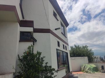 Espectacular Casa a la Venta sector Cumbaya, Urb. Santa Lucía