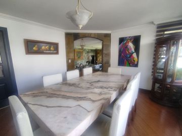 Espectacular Casa a la Venta sector Cumbaya, Urb. Santa Lucía