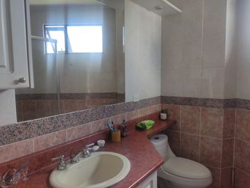 Espectacular Casa a la Venta sector Cumbaya, Urb. Santa Lucía