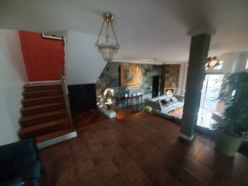 Espectacular Casa a la Venta sector Cumbaya, Urb. Santa Lucía