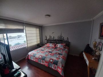Espectacular Casa a la Venta sector Cumbaya, Urb. Santa Lucía